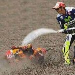DP BBM Lucu Meme Terbaru Selebrasi Valentino Rossi