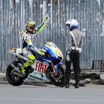 DP BBM Lucu Valentino Rossi Melanggar Lalu Lintas