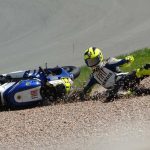 DP BBM Lucu Valentino Rossi Saat Terjatuh dari Motor