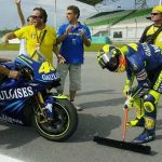 DP BBM Meme Lucu Selebrasi Valentino Rossi Juara